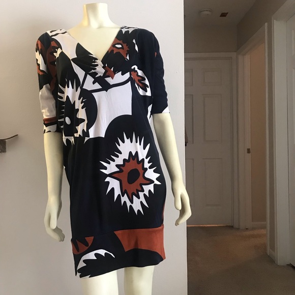 Diane Von Furstenberg Dresses & Skirts - NWOT Diane von Furstenberg silk dress